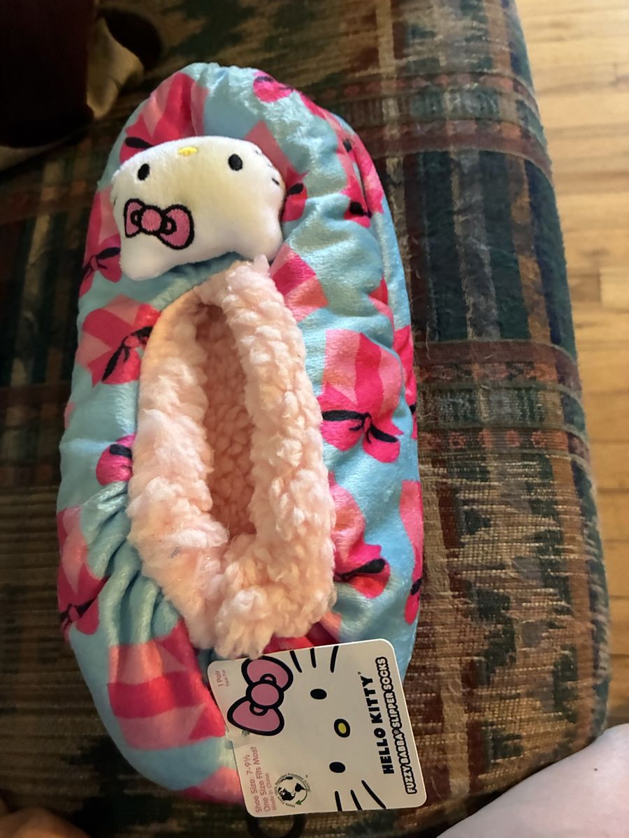 New Hello Kitty Fuzzy Babba Slipper - One Size (Fits Shoe Size 7-9.5) - Blue with Pink Bows