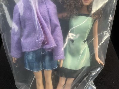 Classic Mint Fashion Avenue Barbie Ken Fashionista