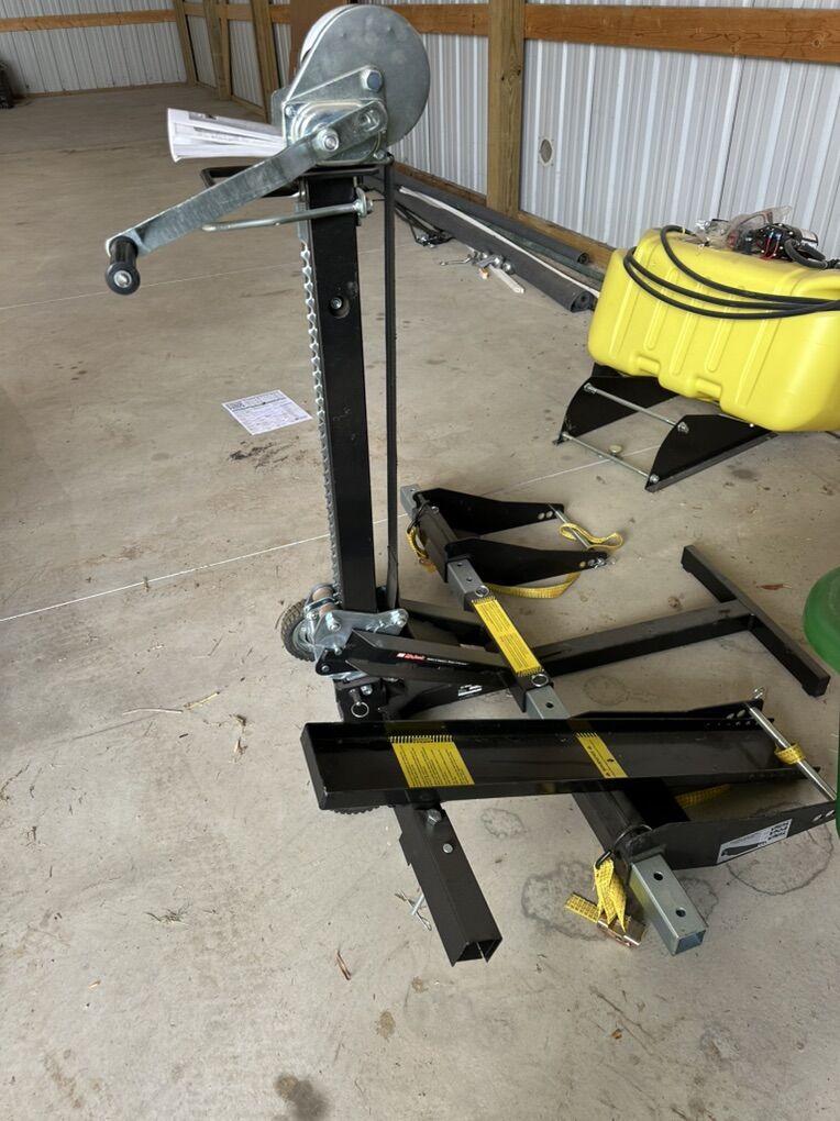 John Deere Lift – Heavy Duty, WInch Operated