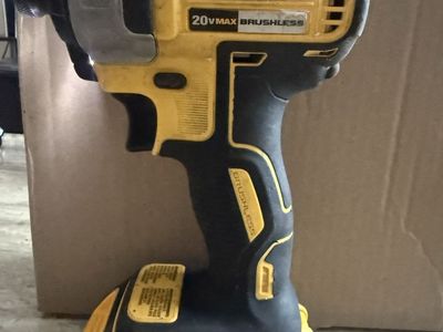 DeWalt 20V MAX Brushless 1/4" Cordless Impact Driver with Battery