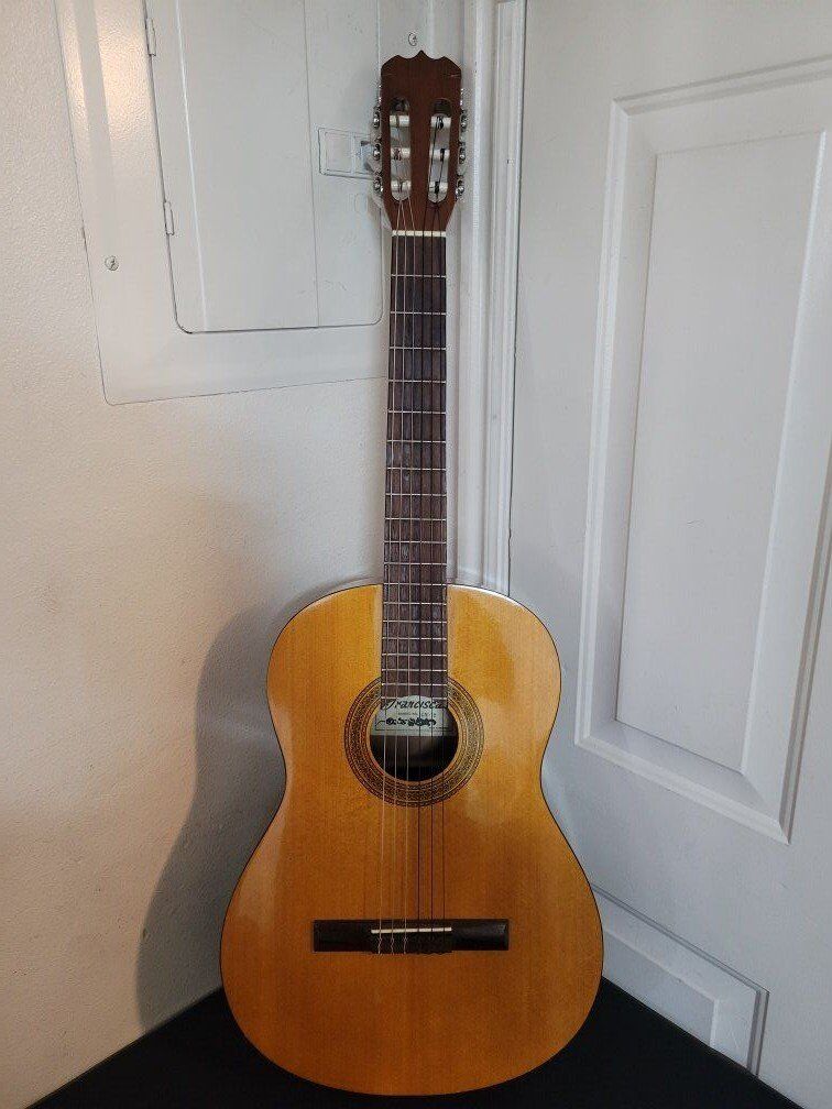Franciscan Cn-18 Classical Guitar. Excellent Condi