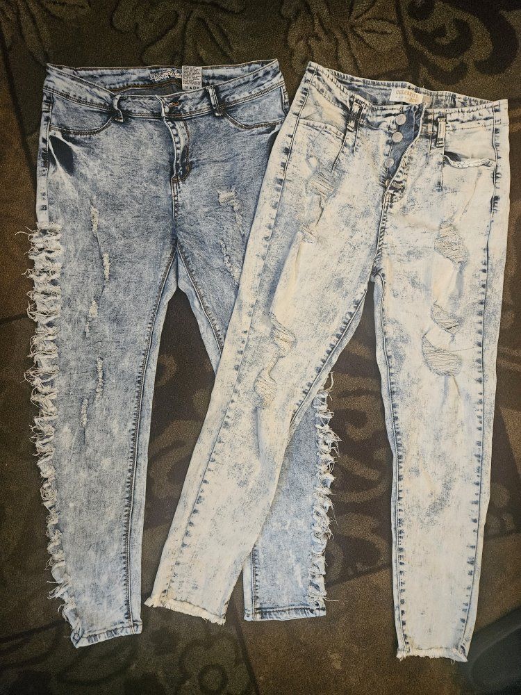 Cute Women's Jeans For Sale!!