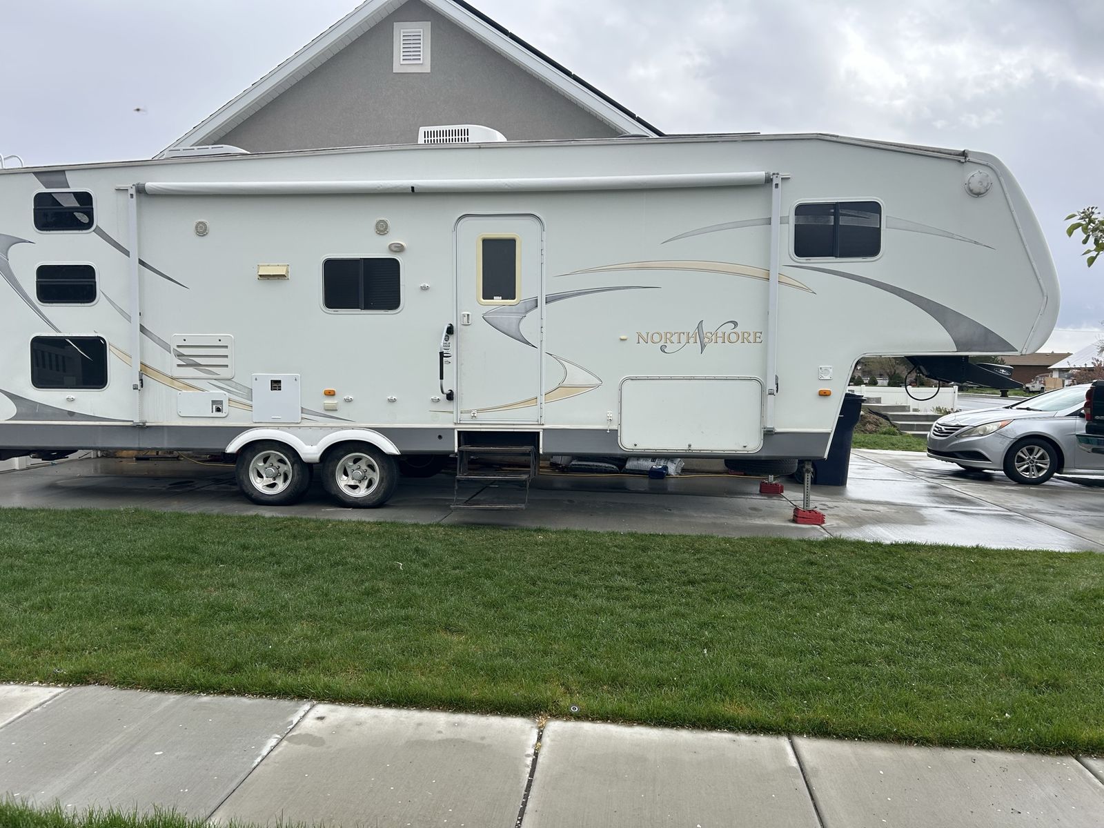 2008 Dutchmen Northshore 28lb Bunk