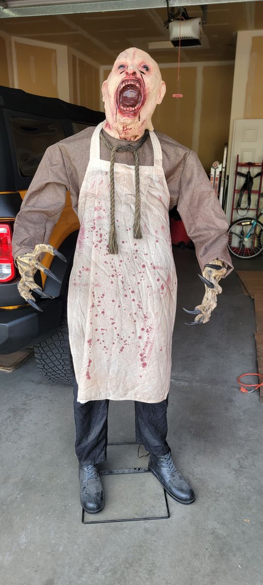 Spirit Halloween Scary Creature Animatronic Prop Haunted House Decor Life Size Figure