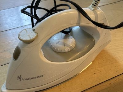 Vintage Toastmaster White Steam and Dry Clothes Iron