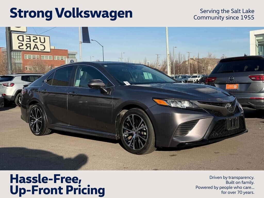 2020 Toyota Camry SE