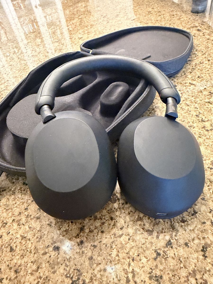 Nearly New Sony WH-1000MX5