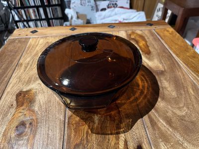 Vintage Pyrex Visions Amber Glass 2.5L Round Casserole Dish with Lid