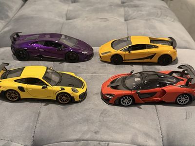 5 diecast model cars Lamborghini Porsche McLaren
