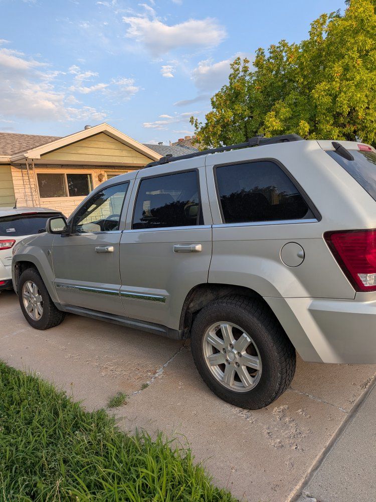 Jeep Grand Cherokee Limited 4x4 - Sunroof & Leather Interior