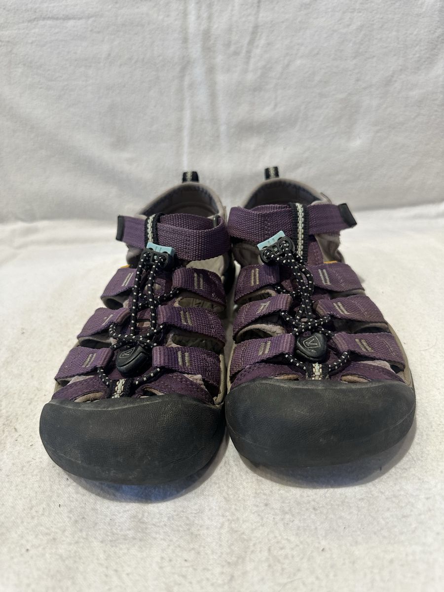 Keen youth, size 4 purple, washable, hiking sandals