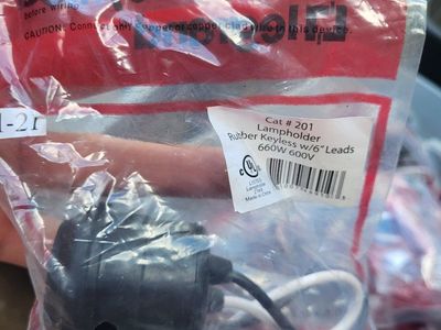 Pass & Seymour Legrand Cat #201 Rubber Keyless Lampholder w/ 6" Leads 660W 600V 6 pack.