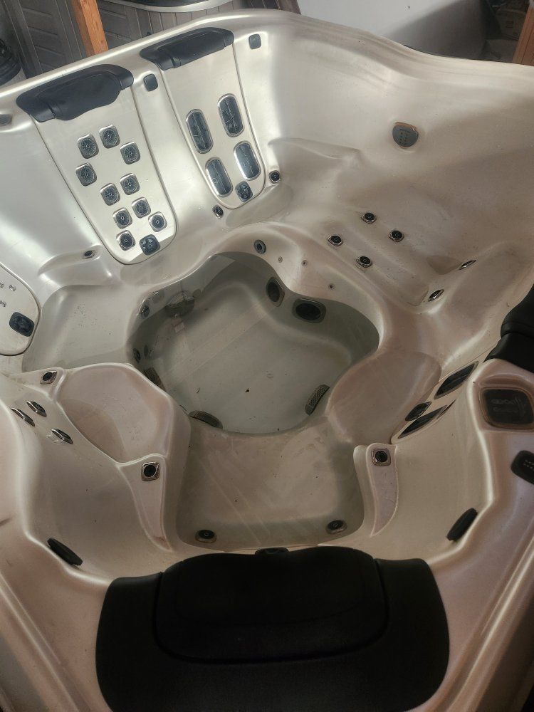 Main image 6