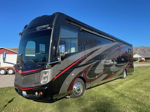2019 Fleetwood Discovery LXE 40G