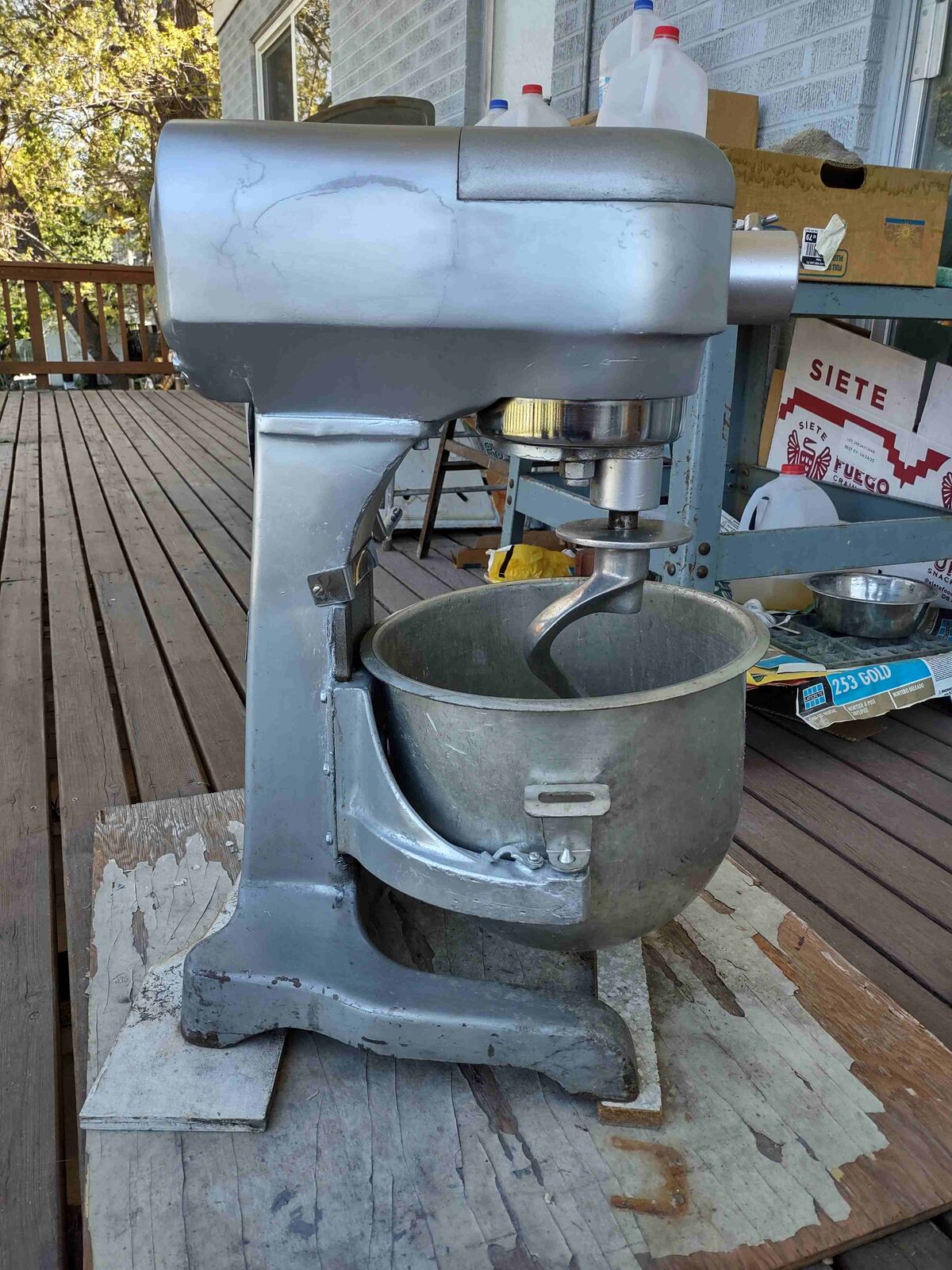THUNDERBIRD Dough Mixer 20QT 1/2HP 1 PHASE MODEL: ARM-02.
