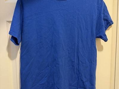 Plain Gildan Heavy Cotton Blue Crew Neck T-Shirt Size M Short Sleeve Made in Nicaragua