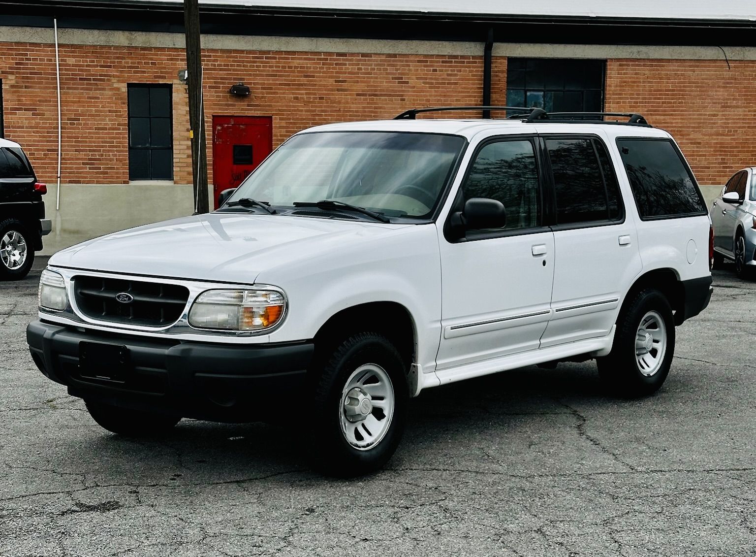 2000 Ford Explorer XL