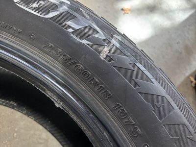 Bridgestone Blizzak studless snow tire. 235/60R18