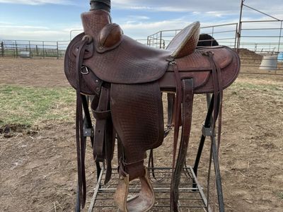 Wide Colorado Saddlery Saddle