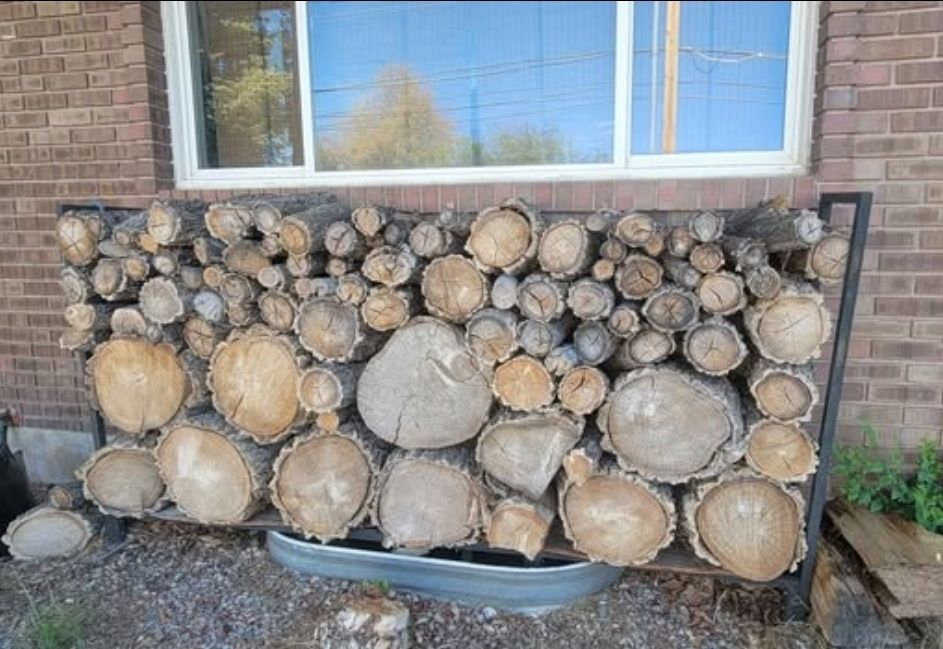 Seasoned Hardwood Firewood Logs - Mixed Sizes GET IT CHEAP, BEFORE THE SNOW! 