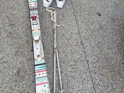Children’s snow skiis
