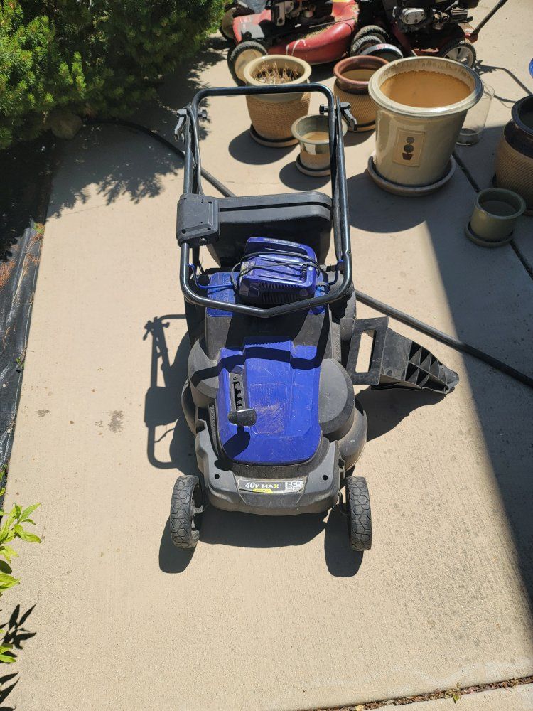 Hart 40V MAX Cordless 20" Push Mower - Battery Powered, Bag Included