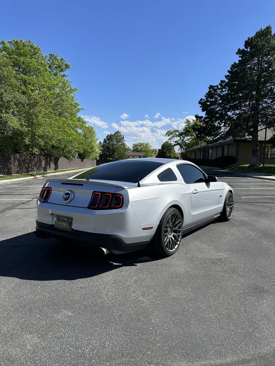 Main image 3