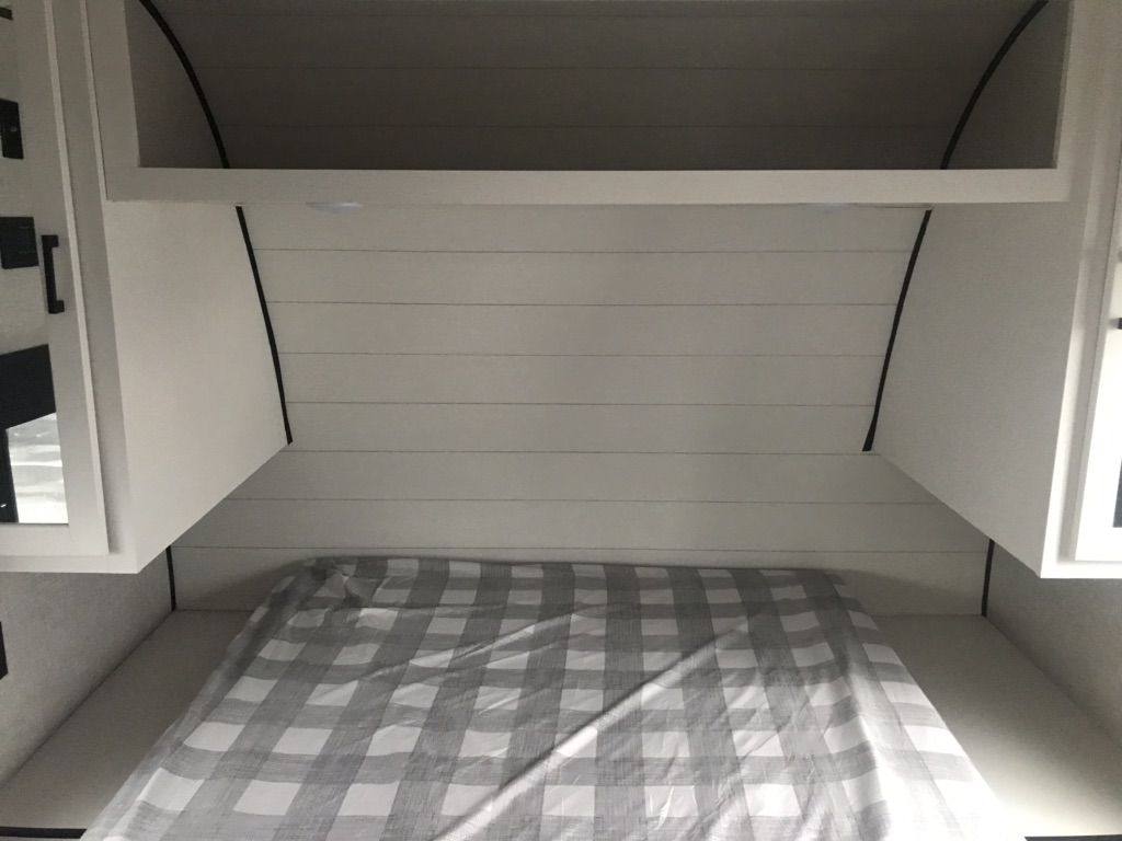 Main image 6