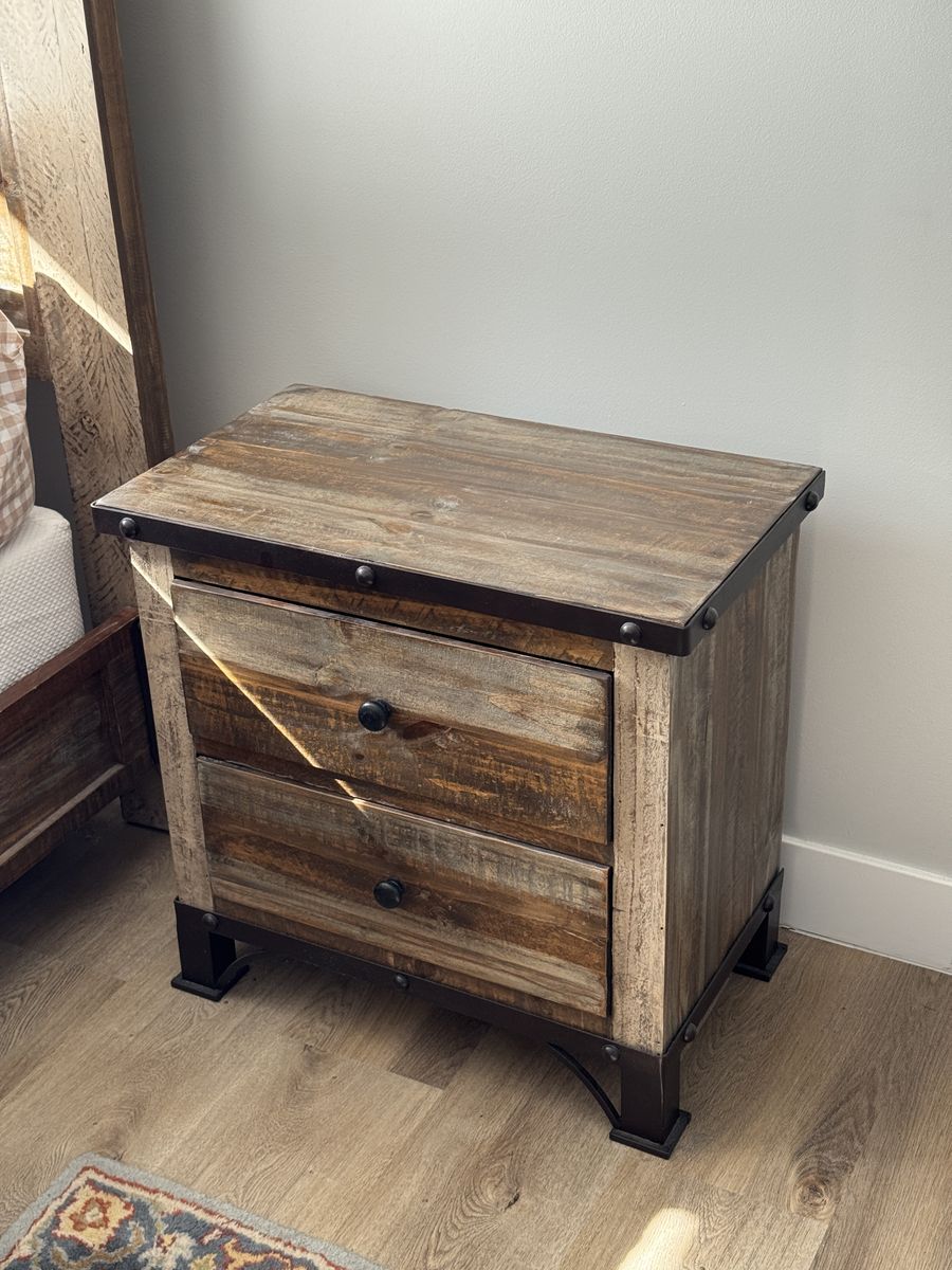 Multicolor wood 2-drawer nightstand