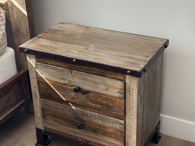 Multicolor wood 2-drawer nightstand