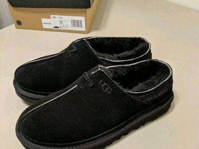 ugg suede neuman slipper (women's size 7) -- (men's size 5)