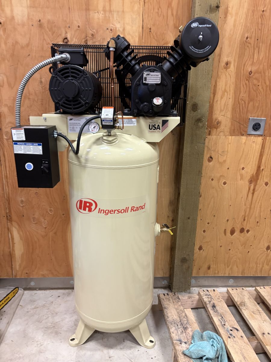 Air Compressor Ingersoll Rand 60 gallon
