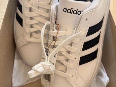 Brand New Adidas Grand Court 2.0 in men’s size 7 / women’s size 8.5 in the US.