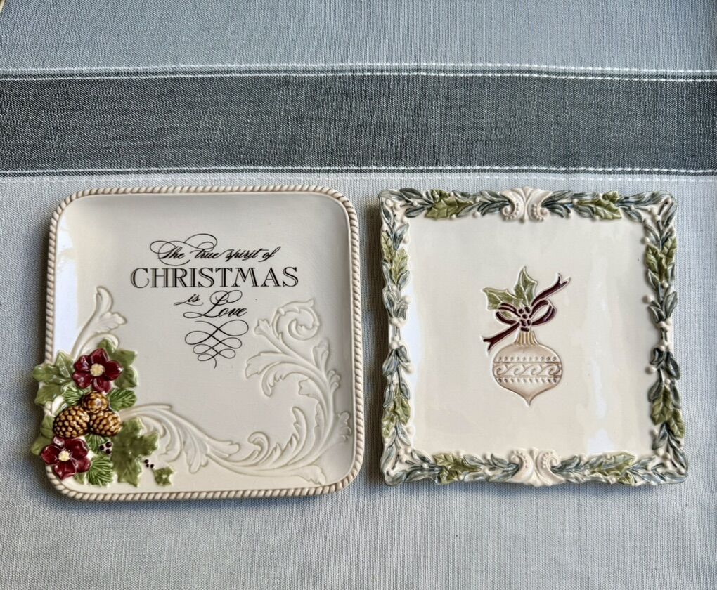 Matching Set Of Christmas Plates