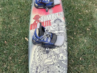 Hyperlite Belmont 141 Wakeboard with XLarge Bindin