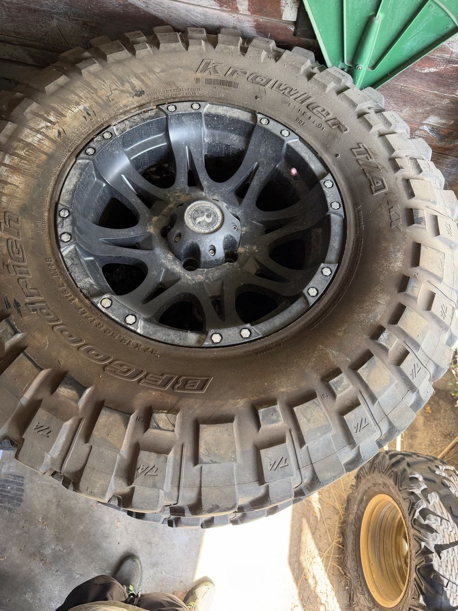$500 OBO BFGoodrich Krawler T/A KX 37x12.50R17 Tires with 5X5 Black wheels off 07 Jeep Wrangler