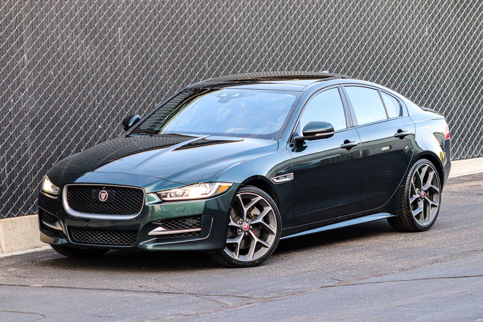 2017 Jaguar XE 35t R-Sport