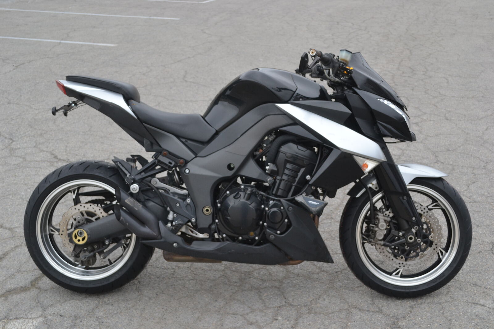 2010 Kawasaki Z1000 - Naked Sport Bike - Ninja Z 1000