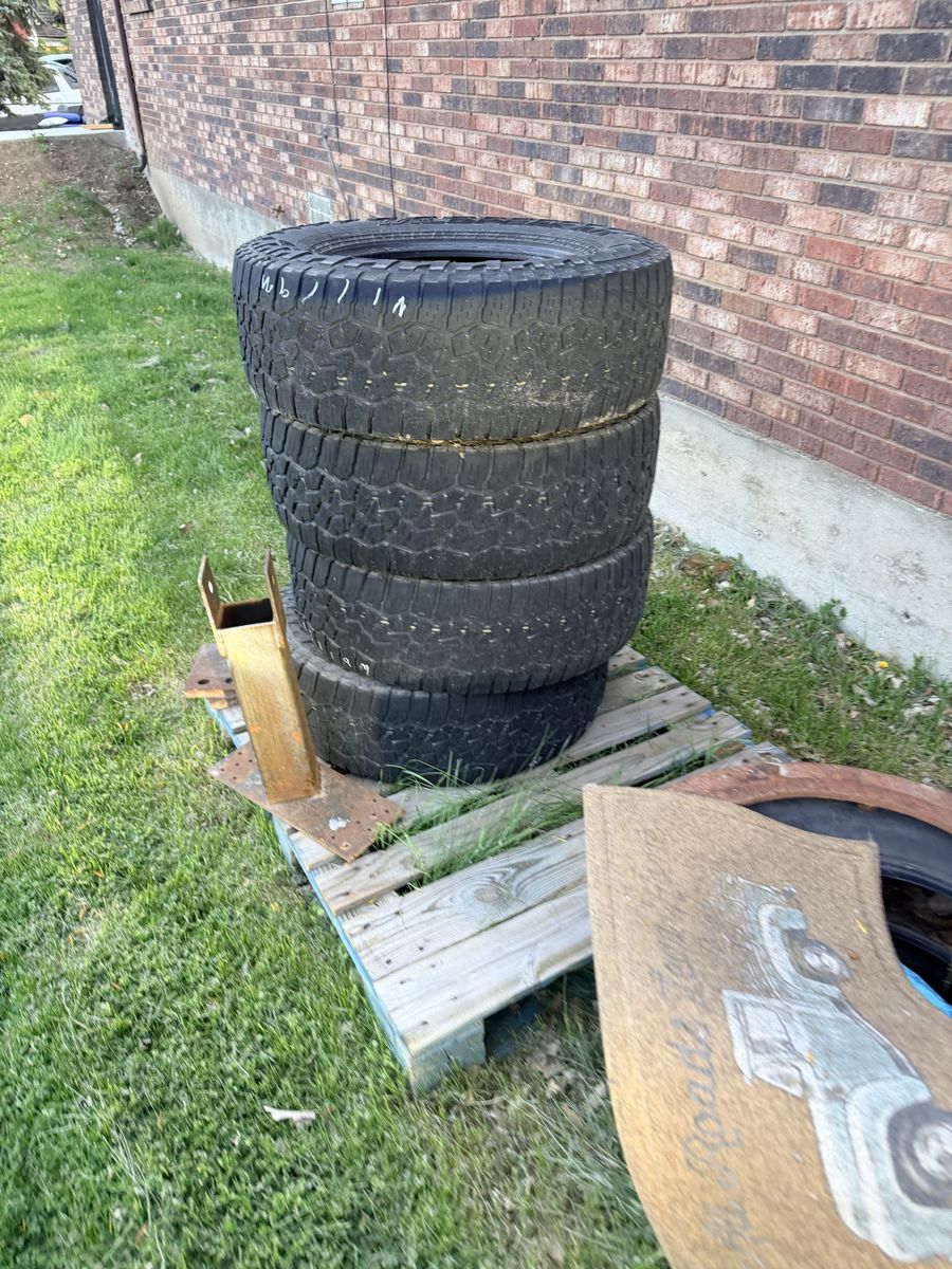 Falken wild peak at3w