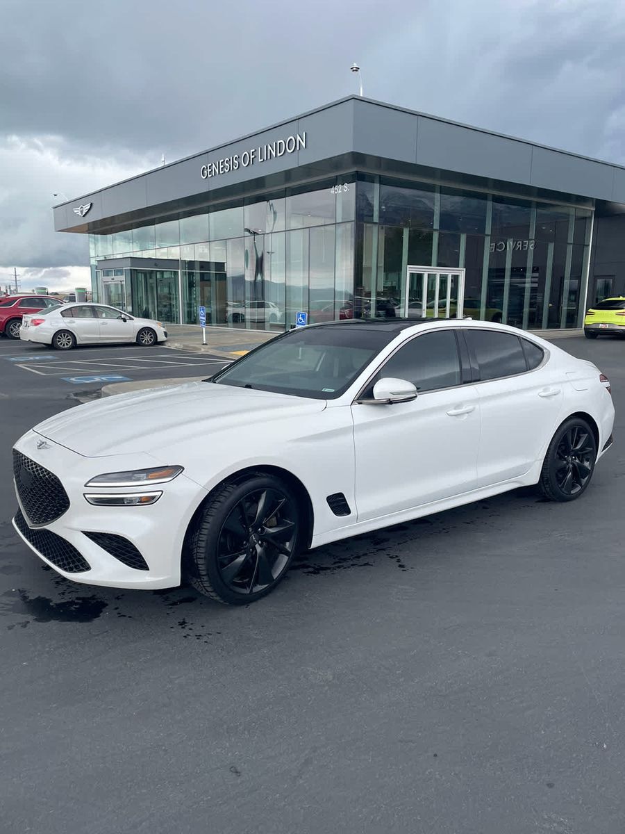 2022 Genesis G70 3.3T Standard