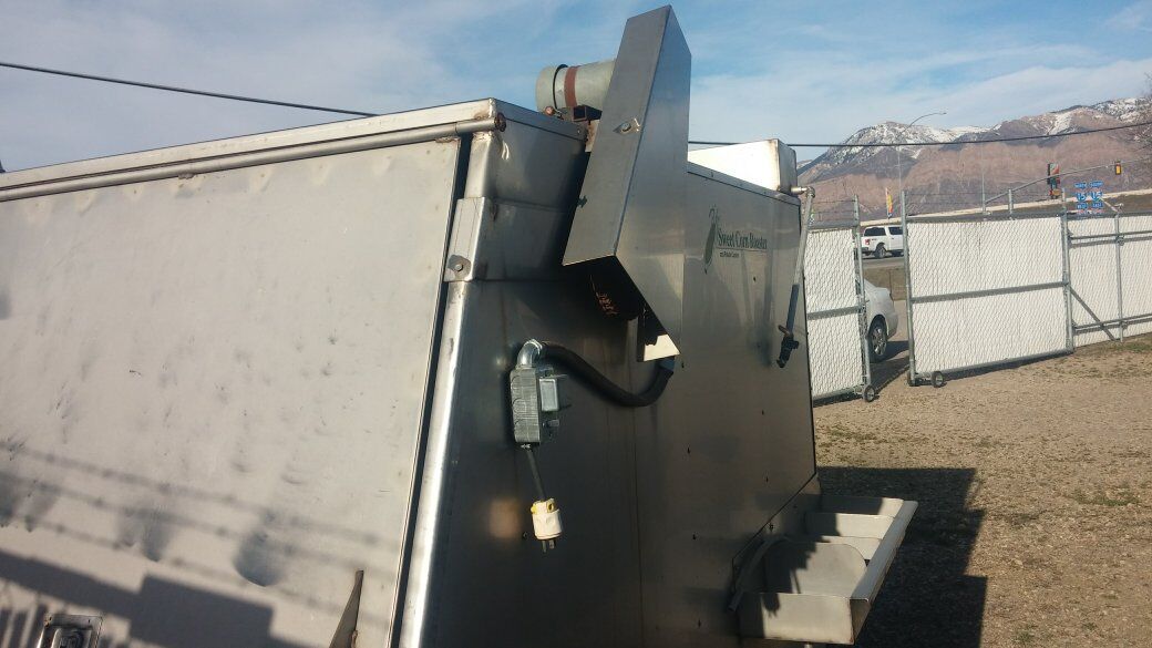 Corn roaster trailer