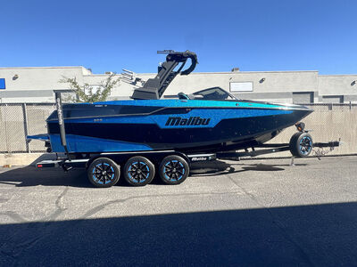 2020 Malibu Boats M240
