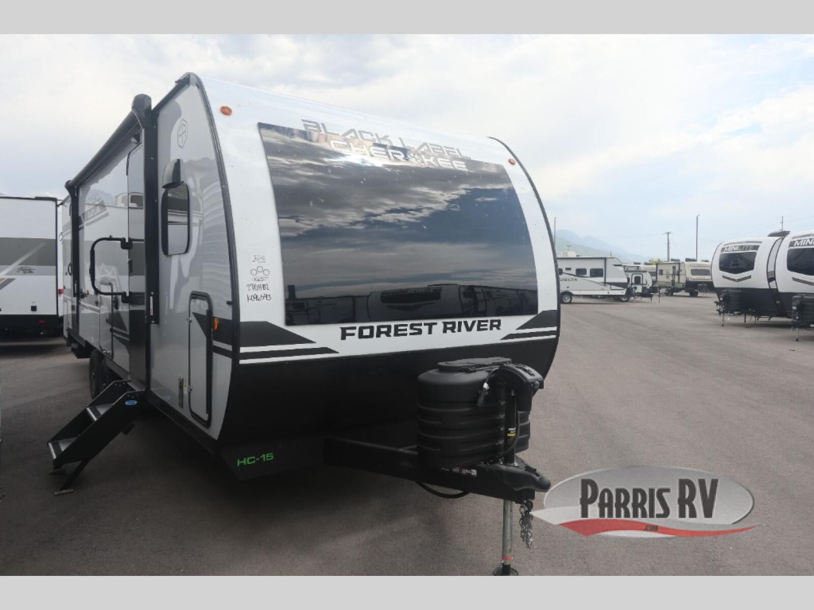 New 2026 Forest River RV Cherokee Grey Wolf Black Label 27GHBL
