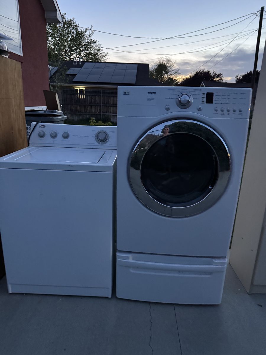Washer and dryer for sale in Mapleton