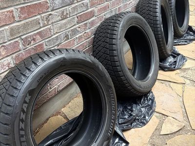 4 Bridgestone Blizzak tire, size 275/55R20 117T