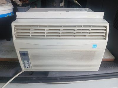 Air conditioning ISharp Digital 8,000 btu Window mount Air Conditioner Energy Star Rated.
LOCATER IN BOUNTIFUL UTAH