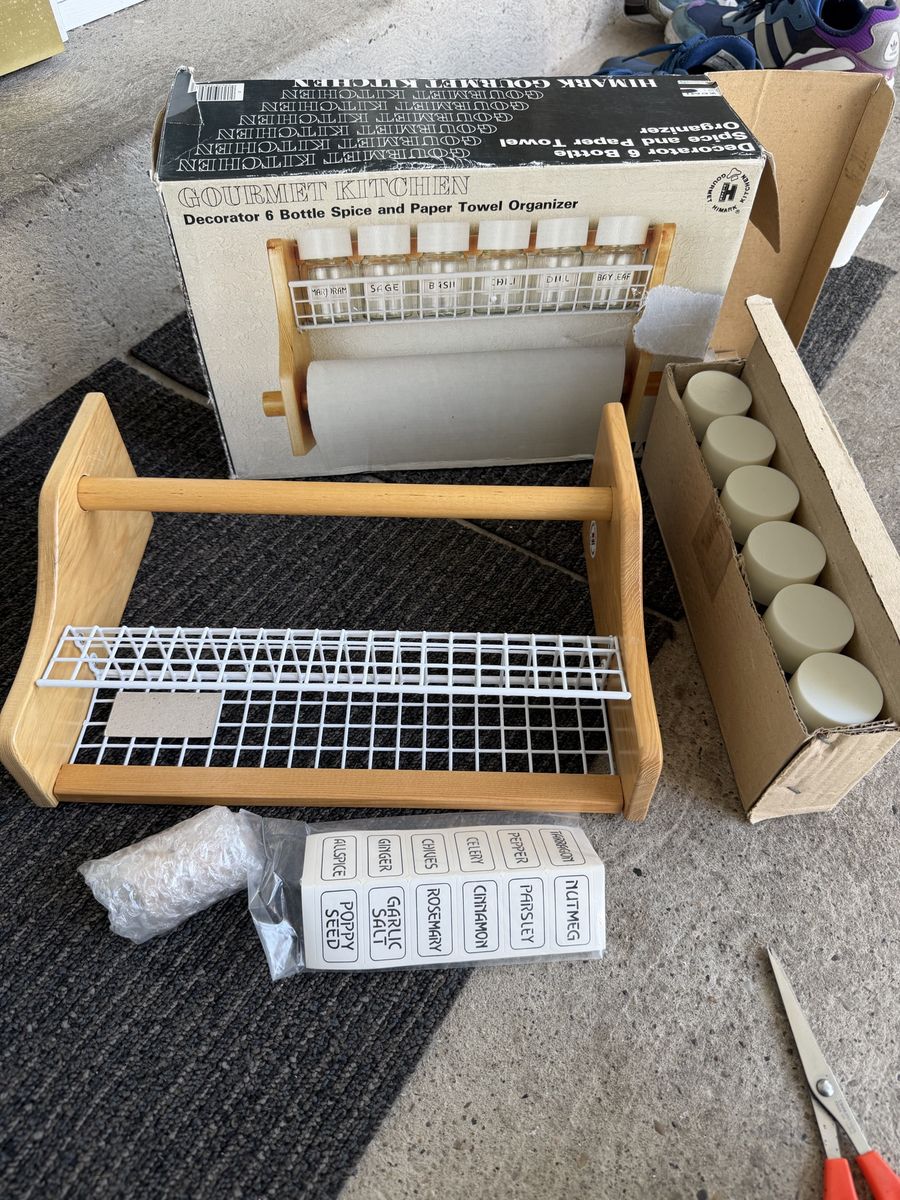 Vintage Himark Gourmet Kitchen 6 Bottle Spice Rack & Paper Towel Organizer Boxed
