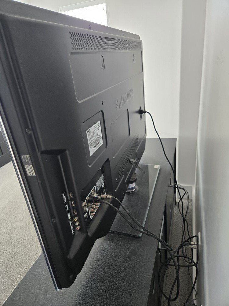 Main image 3