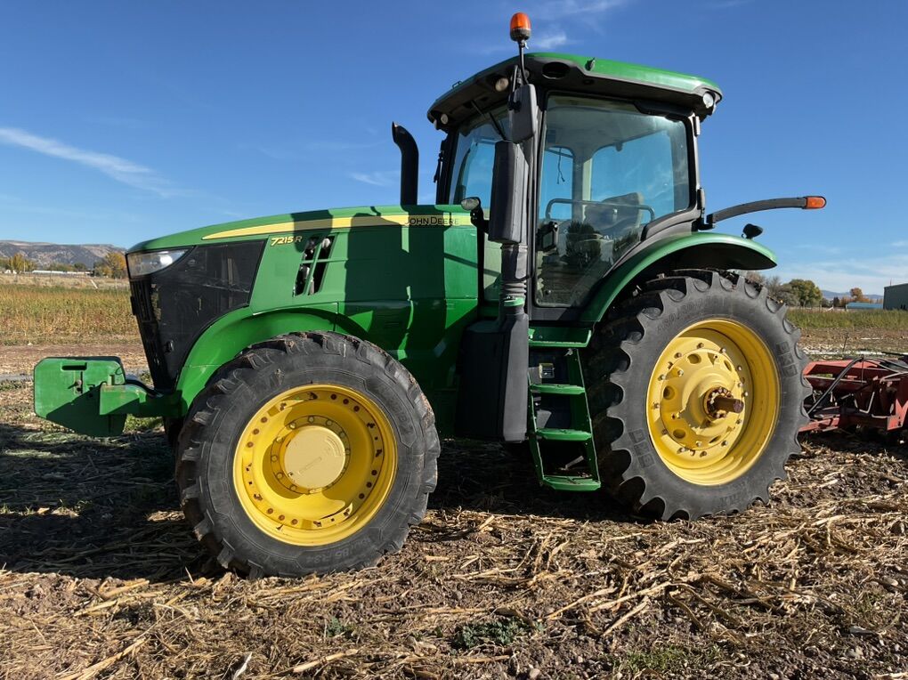 2012 John Deere 7215R