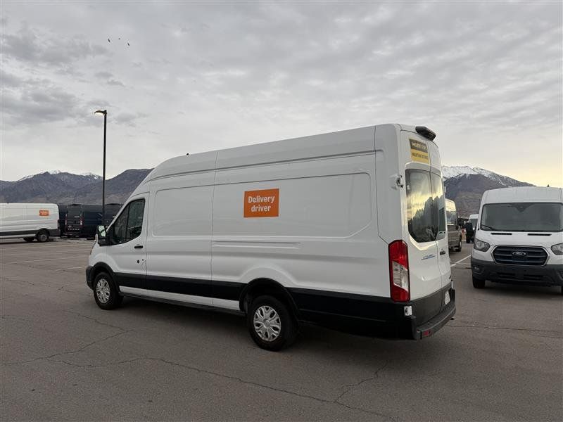 2022 Ford e-transit